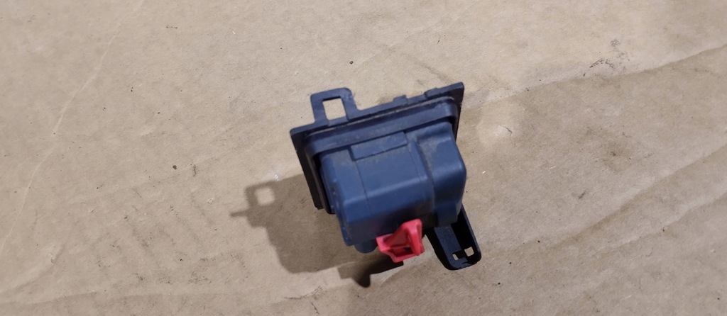 фото №15, Кришка заливної замок заливна горловина пального mercedes glc w253 a2536300802 колір 197