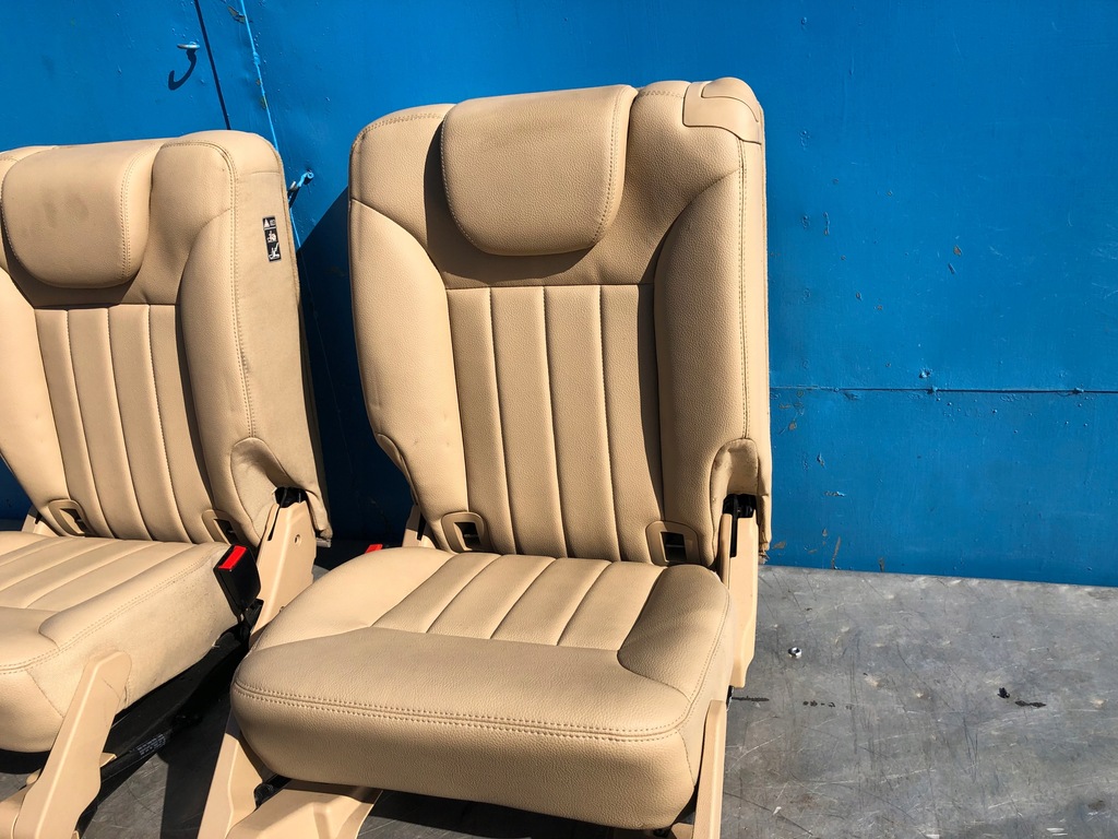 фото №11, Mercedes w251 long 05- сиденья заднее сиденье обивка кожа бежевые 6 человек