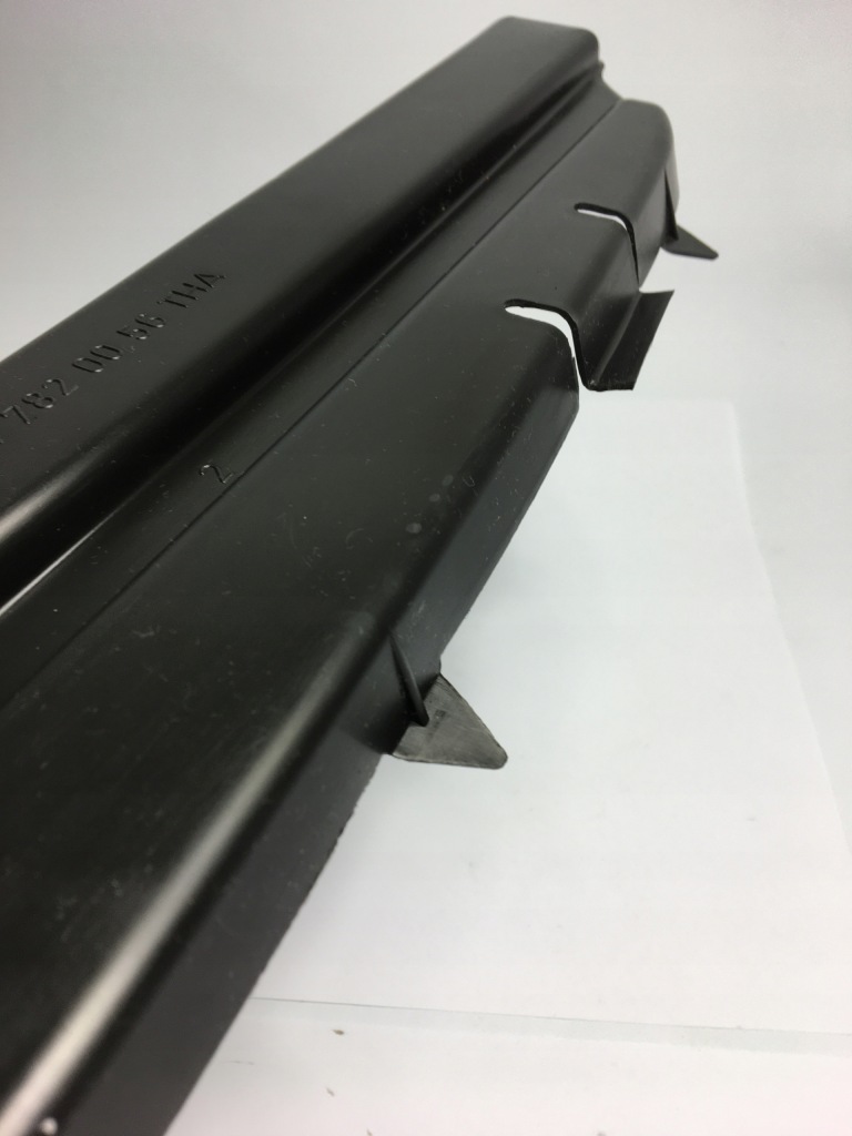 Защита заглушка привода крыша mercedes w124 оригинал 1247820056 Недорого