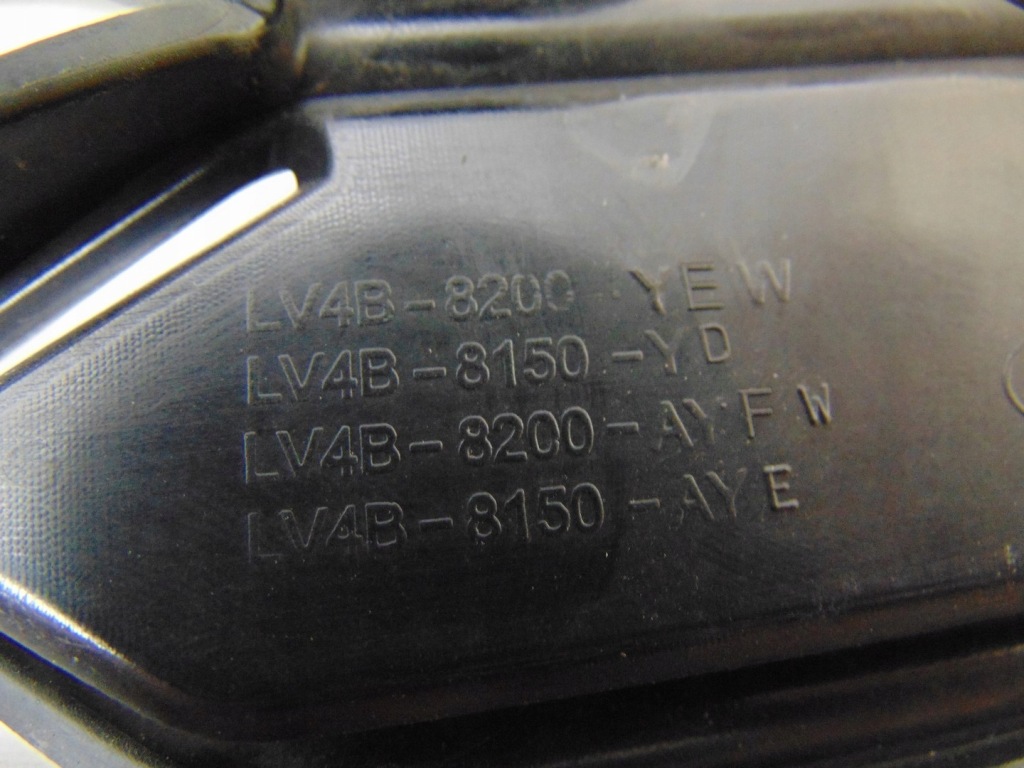 Решітка  решітка радіатора решітка бампера ford kuga mk3 lv4b-8200-yew Київ