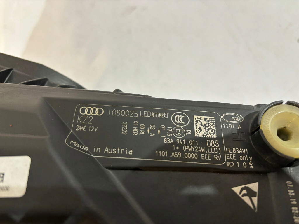 Купити Audi q3 83a фара передня led ліва - 14646