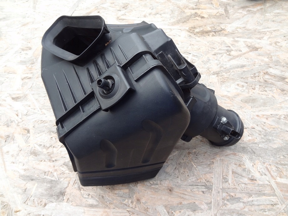 фото №1, Корпус фільтра повітря 059133835k 2.7 tdi a4 b7