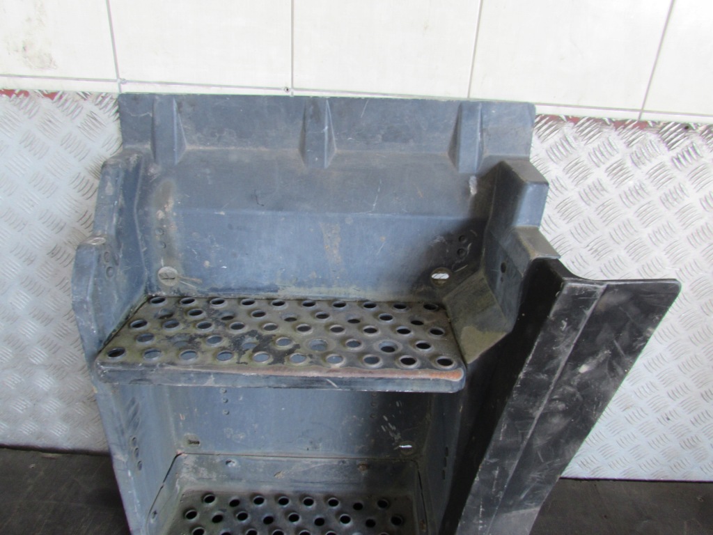 Пороги корпус ступени левый перед 81615100129 man f90 86-94 r. Доставка