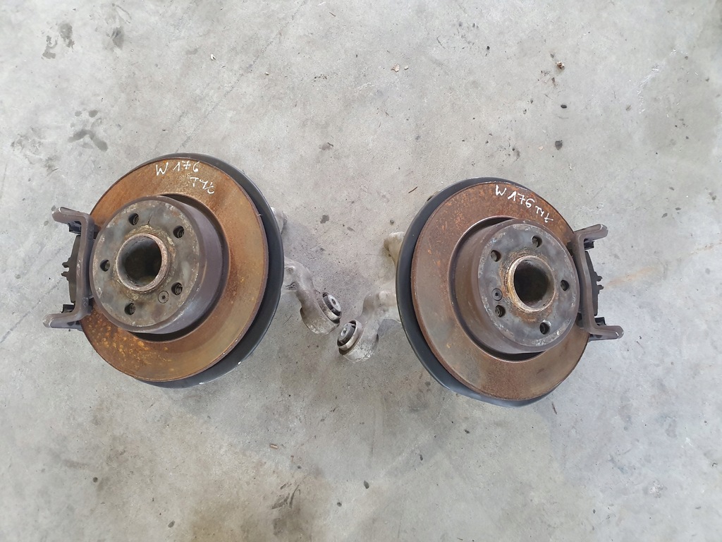 фото №1, Mercedes w176 поворотный кулак задняя левая правая a klasa