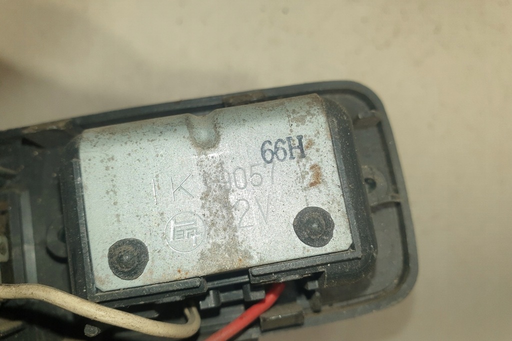 фото №1, Приладова панель панель приладів bmw 3 e30 1367683 1982