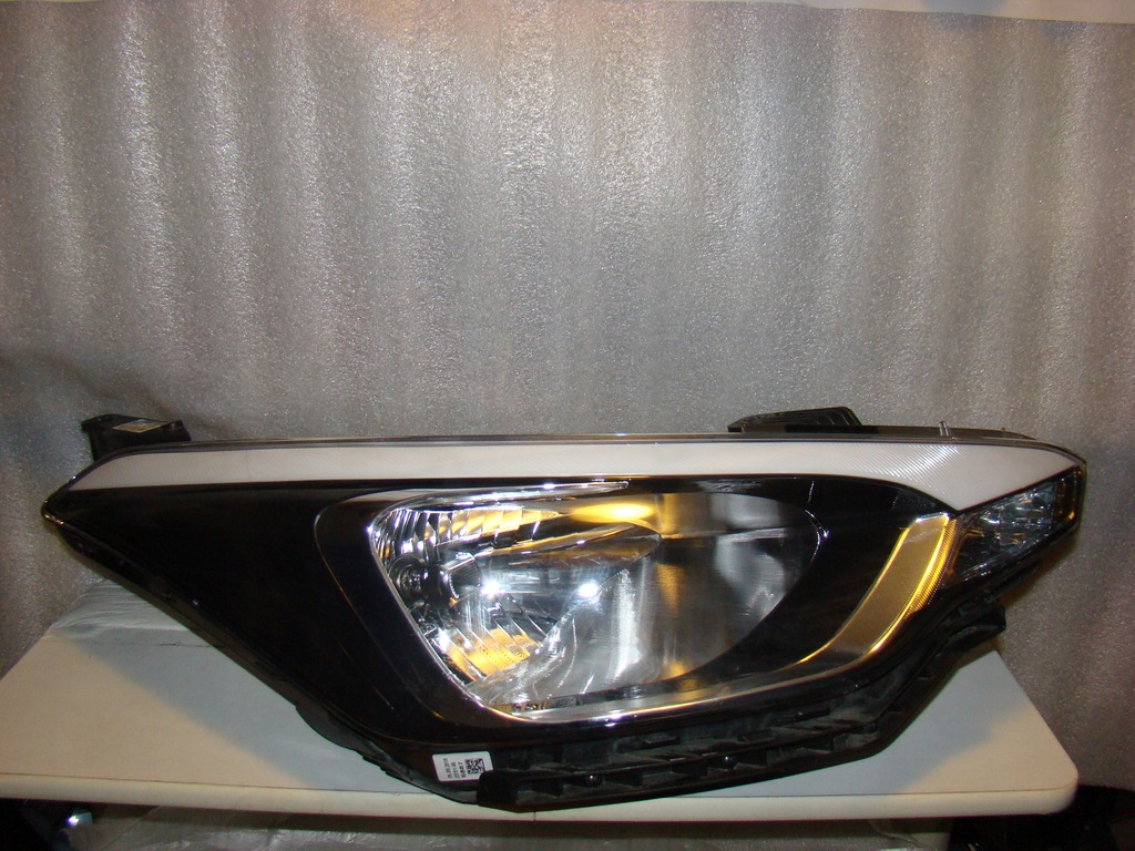 фото №1, Hyundai i20 лампа перед правая оригинал europ ładna