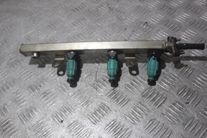 фото №1, Молдинг впрыскная hyundai i20 i 1.2