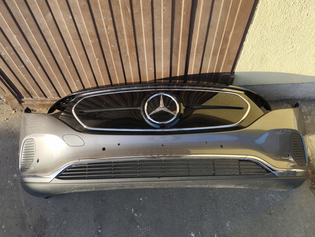 фото №1, Бампер перед mercedes eqa 243 h243