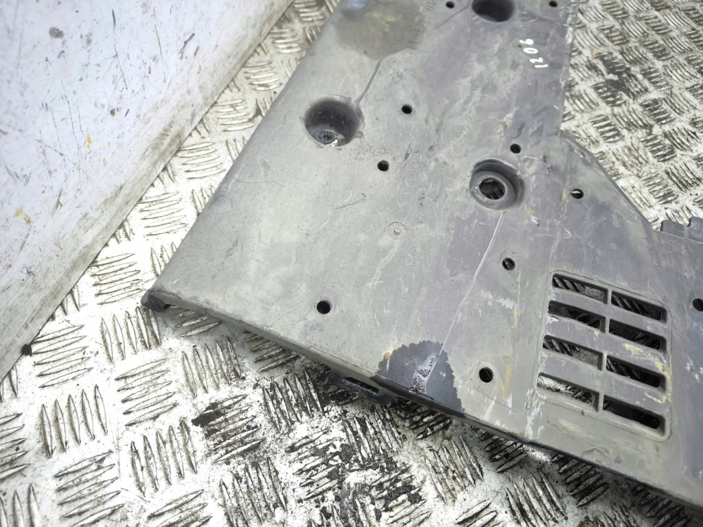 Lexus is 3 xe30 2015 накладка подвеска боковое  5816530110 Недорого