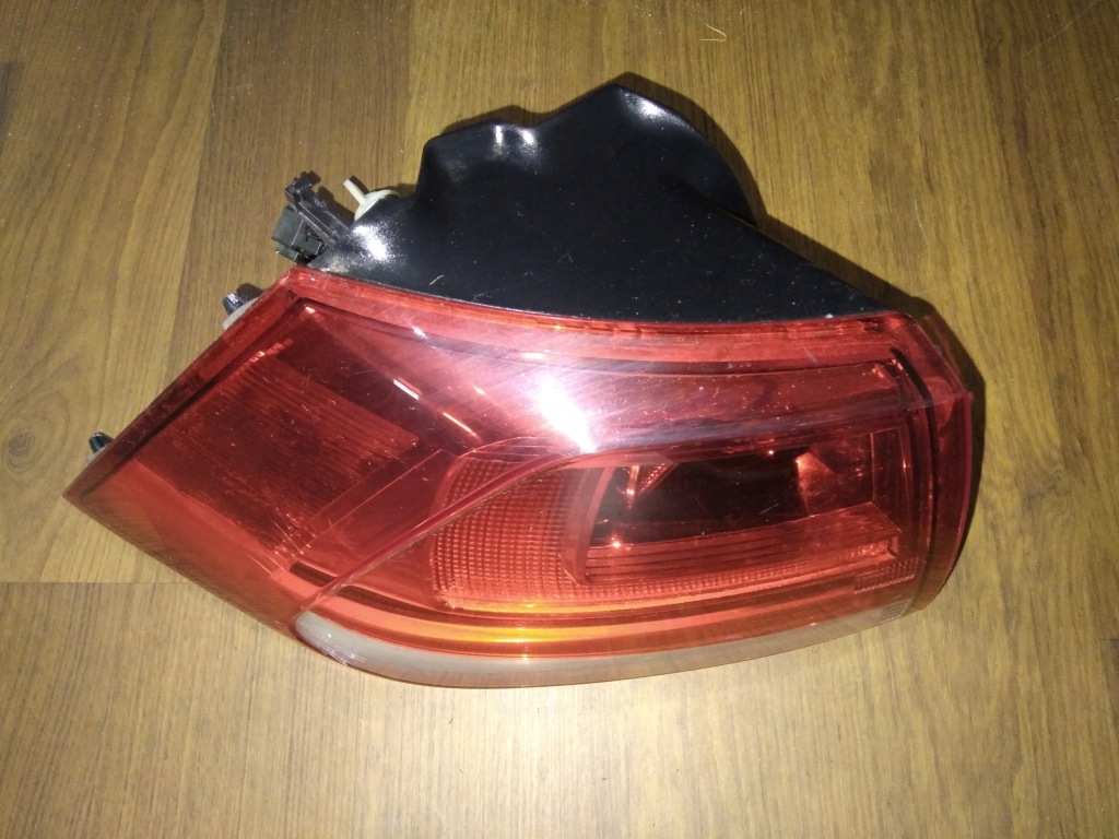 Купити Лампа ліва задній vw golf 7 5g0945095b