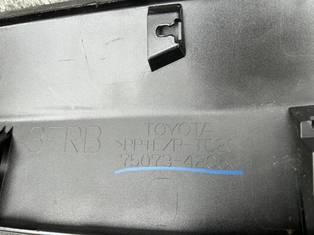 фото №8, Молдинг дверь правый перед toyota rav4 v 75073-42050