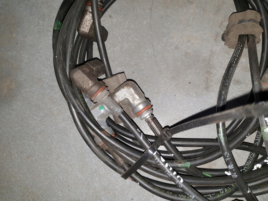 фото №4, Actros mp4 шланг провода подъёма кабины kpl