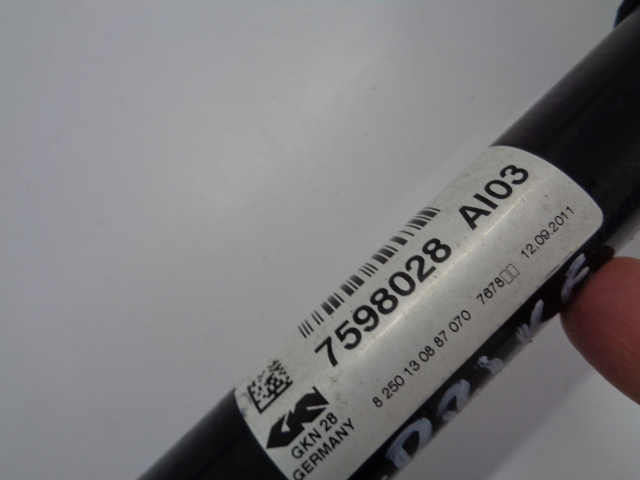 Приводной вал правый  перед bmw x3 f25 2.0 дизель x-drive 2010- Оригинал