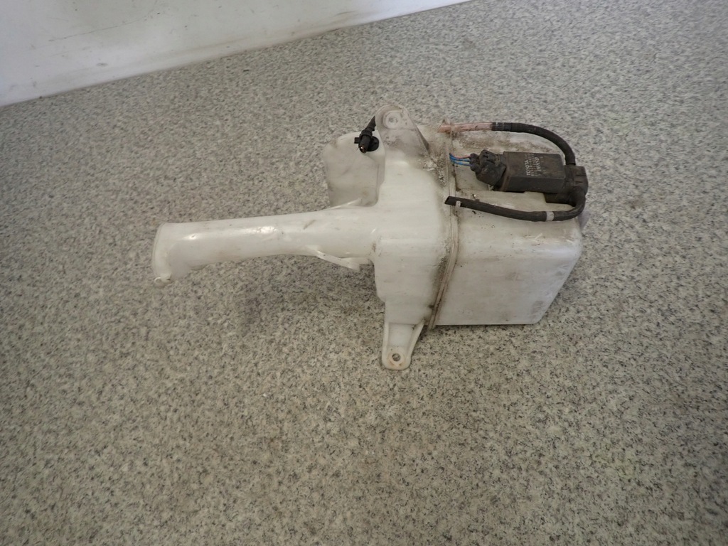 фото №8, Corolla e12 02-07 бачок жидкость омывателя