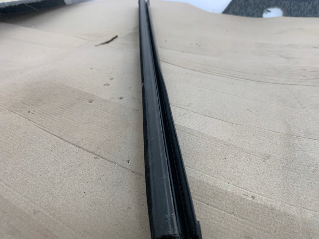 фото №7, Ford mustang mach-e rwd 75.7kwh молдинг уплотнитель правый перед