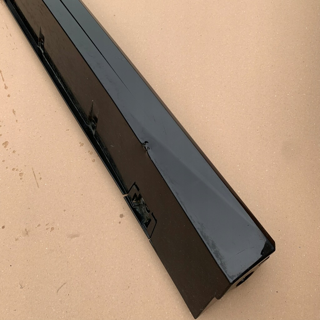 фото №4, Renault megane v e-tech правая молдинг порог накладка защита порог порог