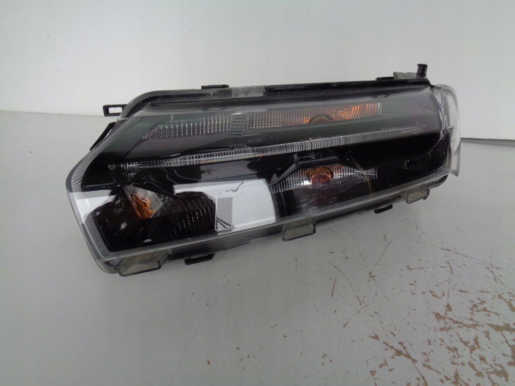 фото №1, Лампа левая поворотник dacia spring 21- led