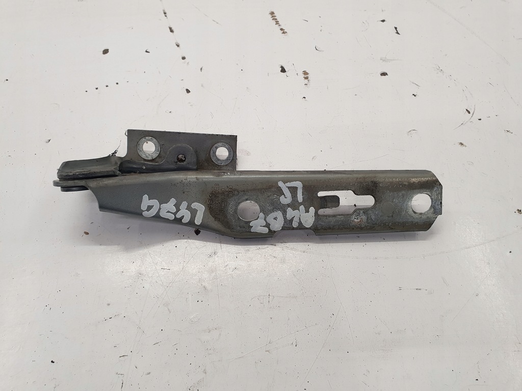 фото №1, Audi a4 b7 петля капот лівий ly7g