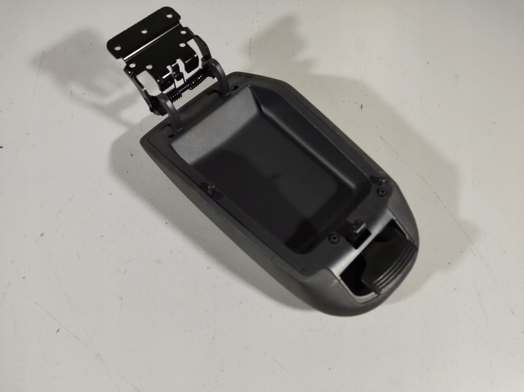 фото №9, Hyundai ioniq 17r- подлокотник