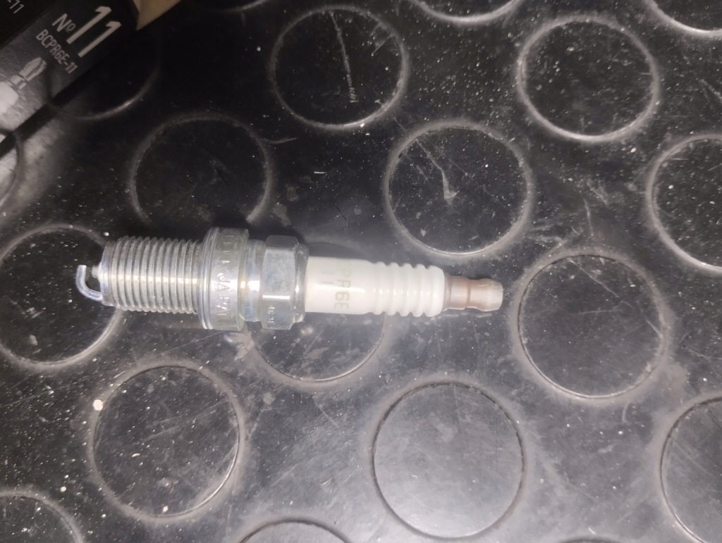 Свічка запалювання ngk 5282 Зі Шроту