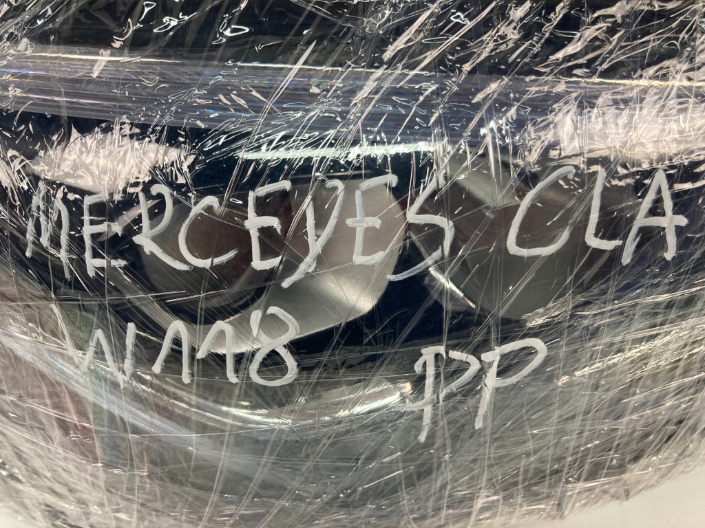 Лампа правая передняя mercedes cla w118 a118 full led Киев