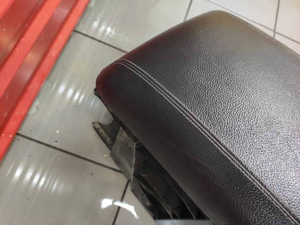 фото №8, Mercedes r-klasa w251 підлокітник спинка бардачок шкіра чорний oryg гарний