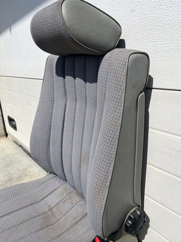 Сиденье правая  пассажира сиденье mercedes w201 190 190e 190d с Разборки