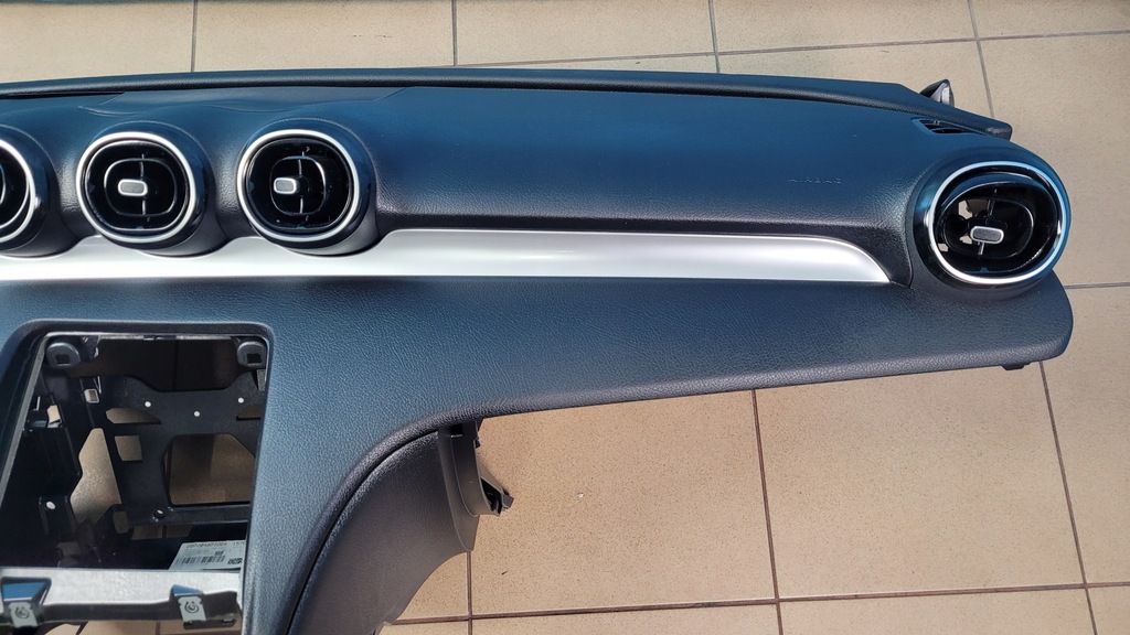 фото №9, Mercedes w206 приборная панель приборная консоль приборная панель a2066803300