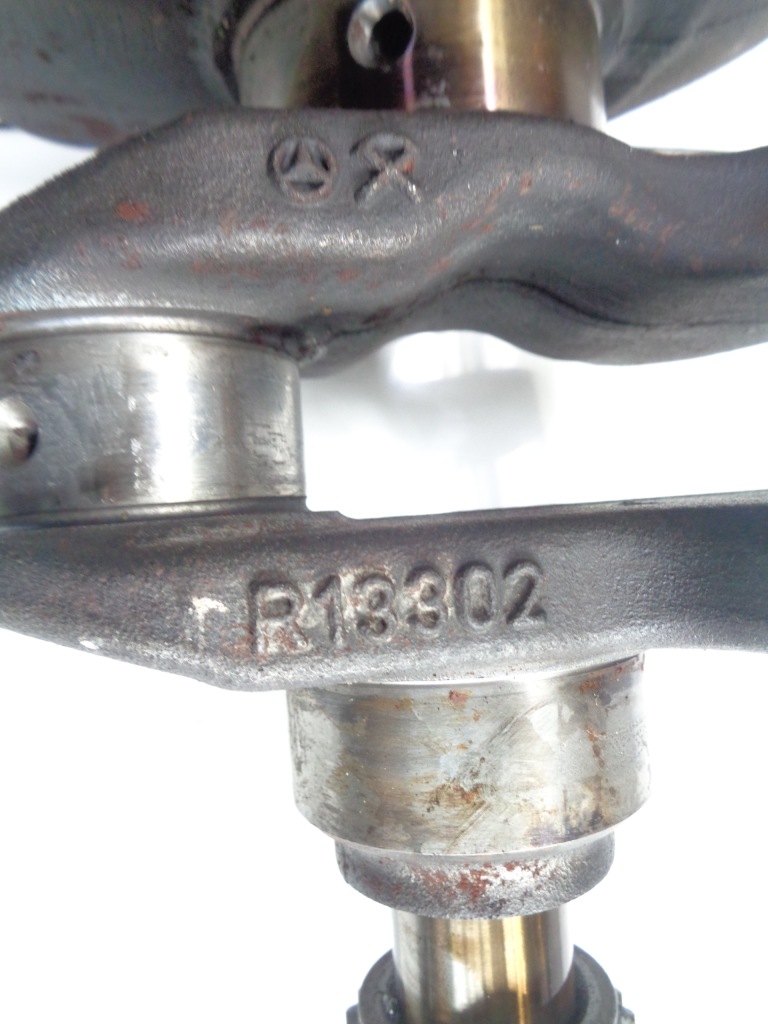 Mercedes w176 2.0t amg wał коленчатый r13302 Оригинал