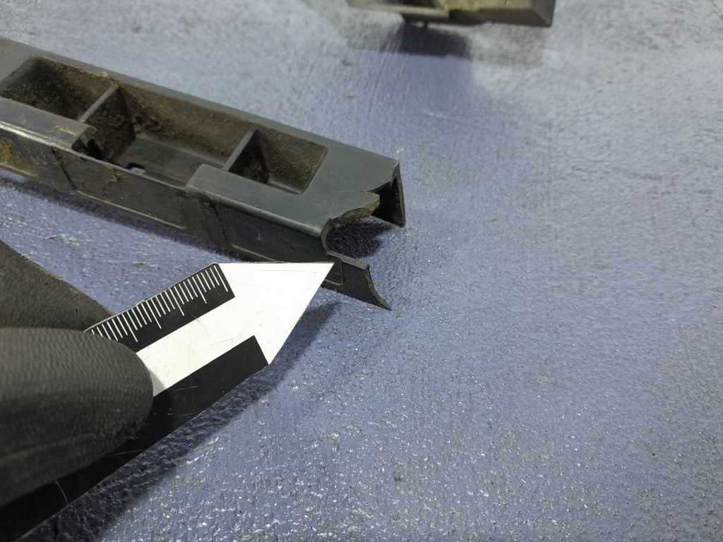 фото №6, Bmw 7 e65 напрямна кронштейн бампера 7155447 7135608 7135607