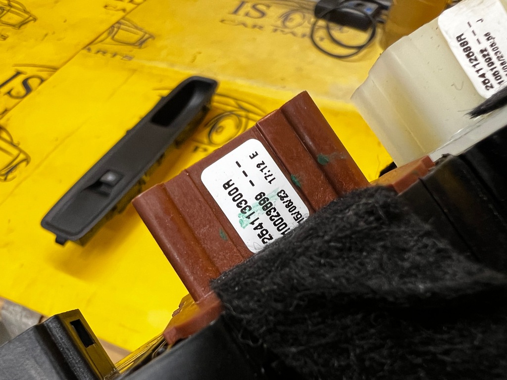 фото №9, Панель переключатель окон зеркал дверь перед левый dacia sandero iii