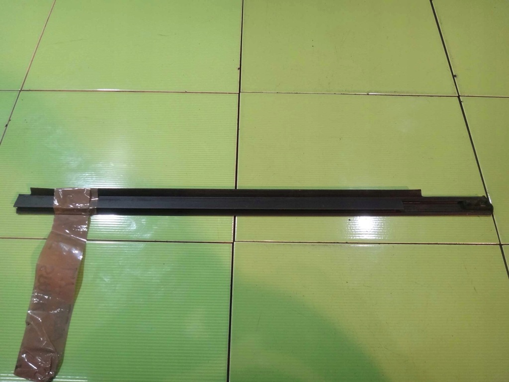 фото №4, Spark iii m300 11r 5d молдинг уплотнитель левая задняя