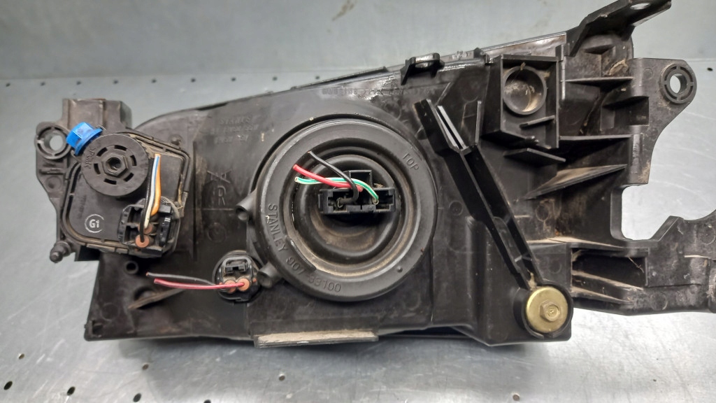 фото №8, Фара правый mazda demio 03r 1.5b hb