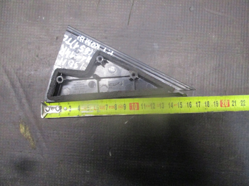 Треугольник заглушка дверь правый задний  hyundai i30 ii 11-14r 83840-a5000 в Украине