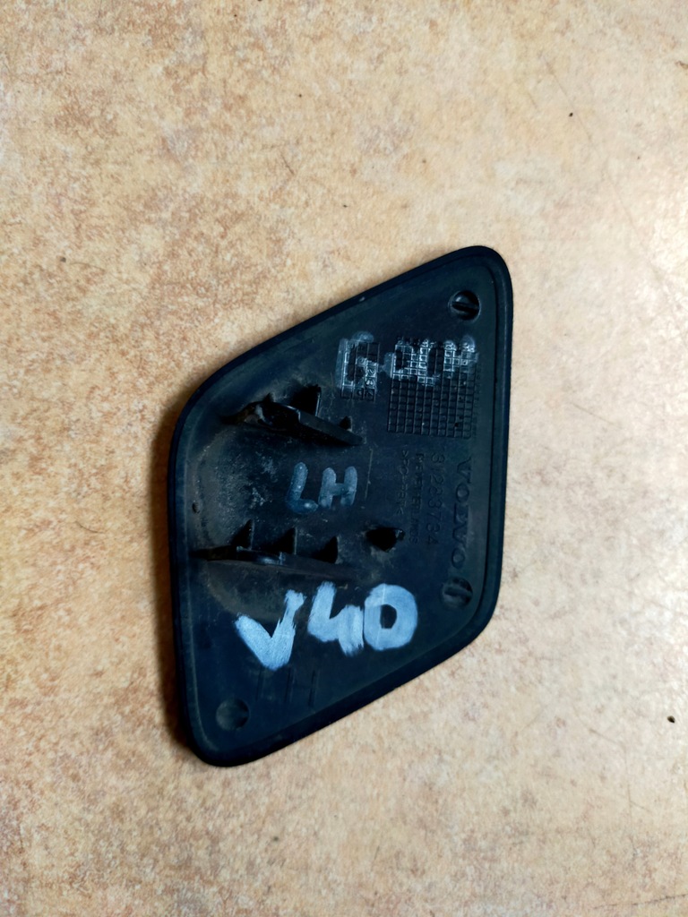 фото №2, Volvo v40 cross заглушка омывателя фары