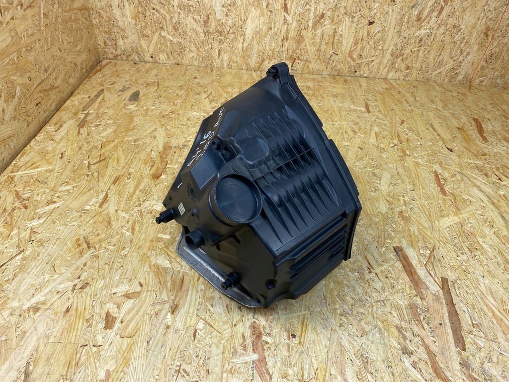 фото №5, Корпус фільтра повітря audi a4 b9 a5 8w 2.0 tdi 8w0133835p 2015-