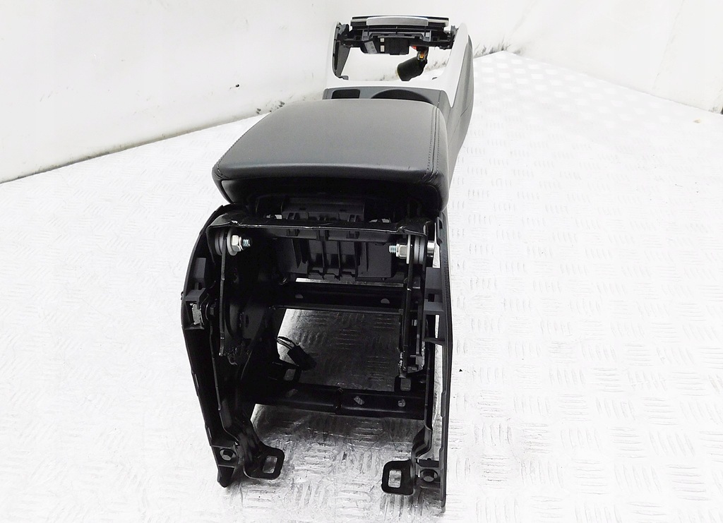 фото №8, Подлокотник туннель средний - audi a4 s4 b8 lift a5 8t eu