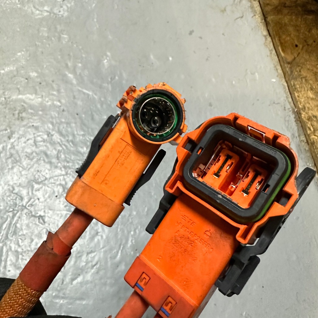 фото №8, Jaguar f-pace x761 2.0 p400e гібрид зарядний пристрій кабель шланг l8d2-10c798-aa