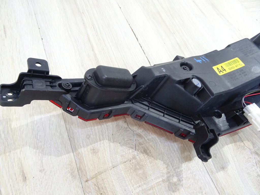 фото №11, Лампа kia niro ev ii 2 левый задняя 92405-at100