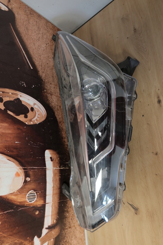 фото №1, Nissan micra k14 full led повреждённая лампа