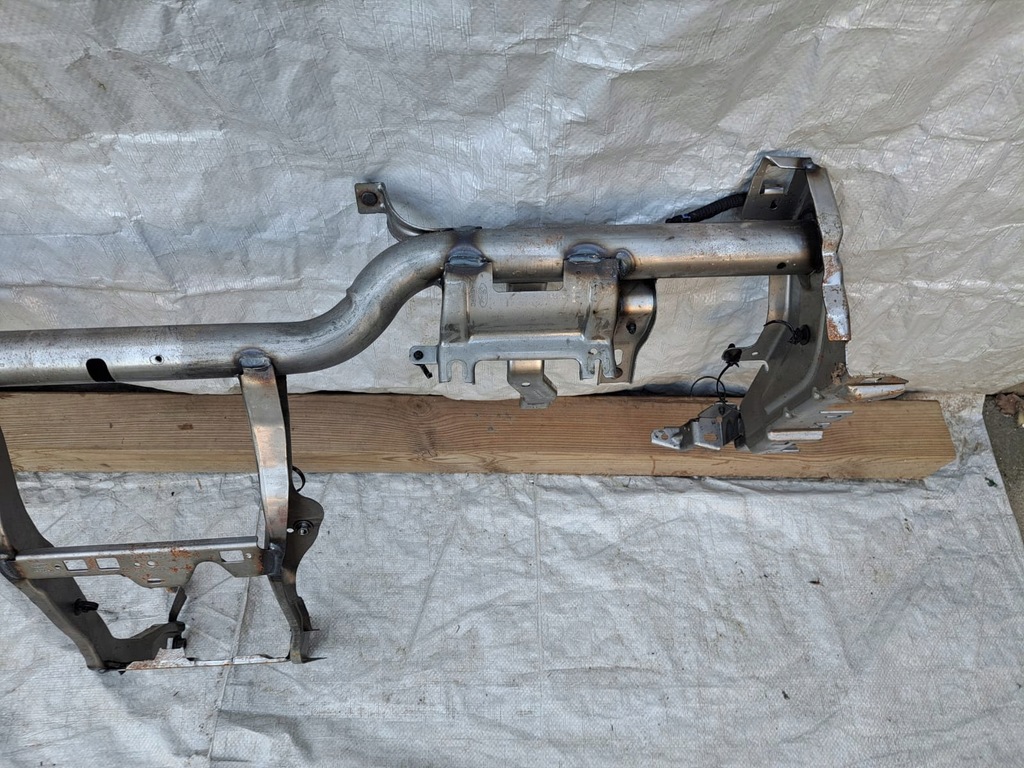 фото №1, Каркас консолі ford transit courier