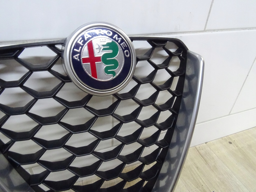 фото №2, Alfa romeo giulia 16- решётка радиатора решётка радиатора 156119585