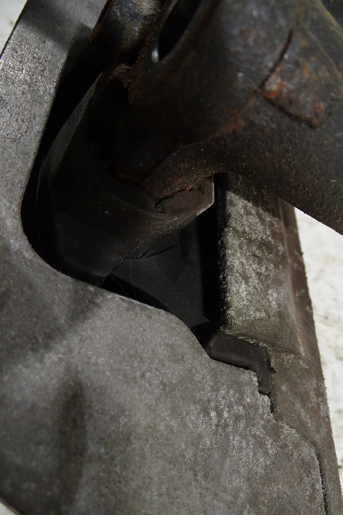 фото №13, Fiat freemont 2.0 кронштейн подушка двигуна 04766549ad