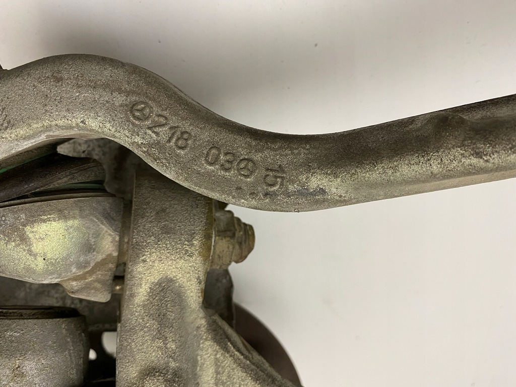 фото №8, Mercedes cls w218 lift левая поворотный кулак рычаги 10-