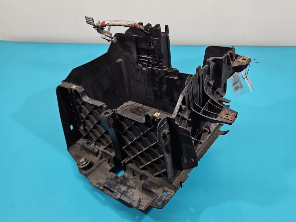 Купить Корпус аккумулятор основание renault megane 3 243800011r 2.0 16v