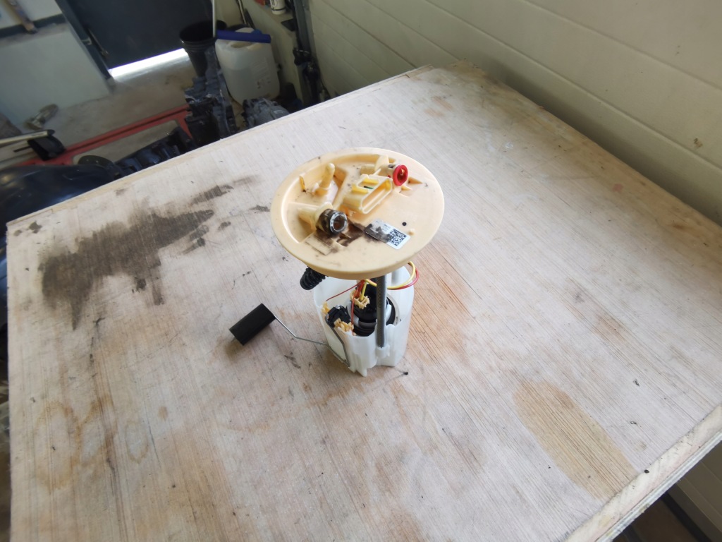 фото №1, Ford transit connect mk2 - насос пального поплавок