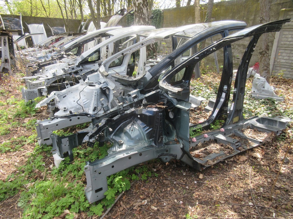 фото №1, Prius plus чверть передня права ліва різні кольори