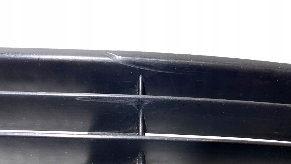 фото №14, Решётка бампера audi a4 b5 lift 8d0807683