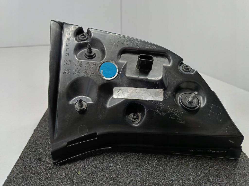 Tesla 3 3 рестайлінг  y my 20- фара кришки багажника праві задній led 1077402-00-g Київ