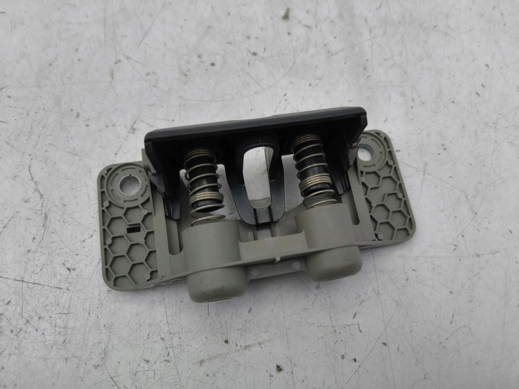 фото №3, Renault megane e-tech 2022 накладка замка кришки